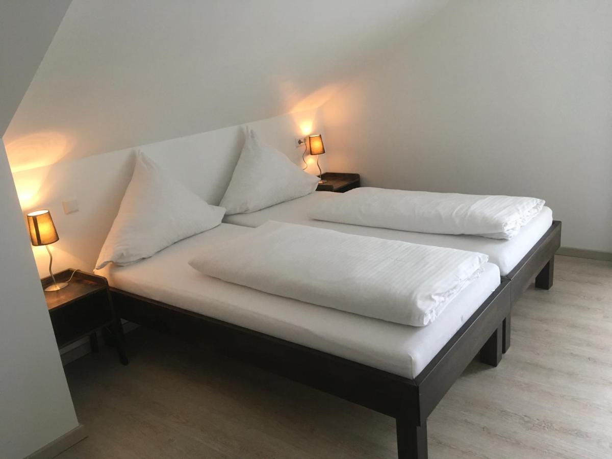 Hotel-Pension Zum Paradies 빌링겐 외부 사진