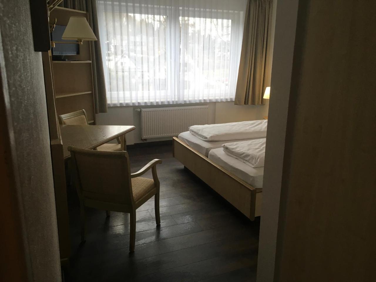 Hotel-Pension Zum Paradies 빌링겐 외부 사진