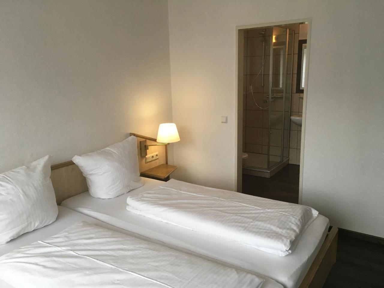 Hotel-Pension Zum Paradies 빌링겐 외부 사진
